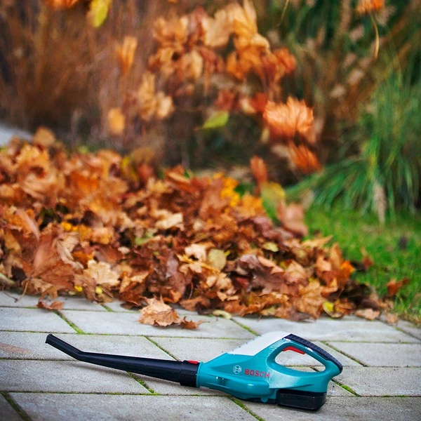 Theo Klein Bosch Laubbläser, Gartenspielgerät 4 Theo Klein Bosch Laubbläser, Gartenspielgerät – Bild 4